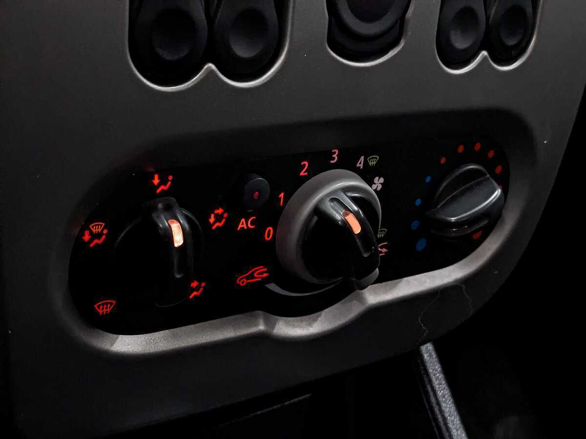 Renault Sandero, 2012 - Фото №20