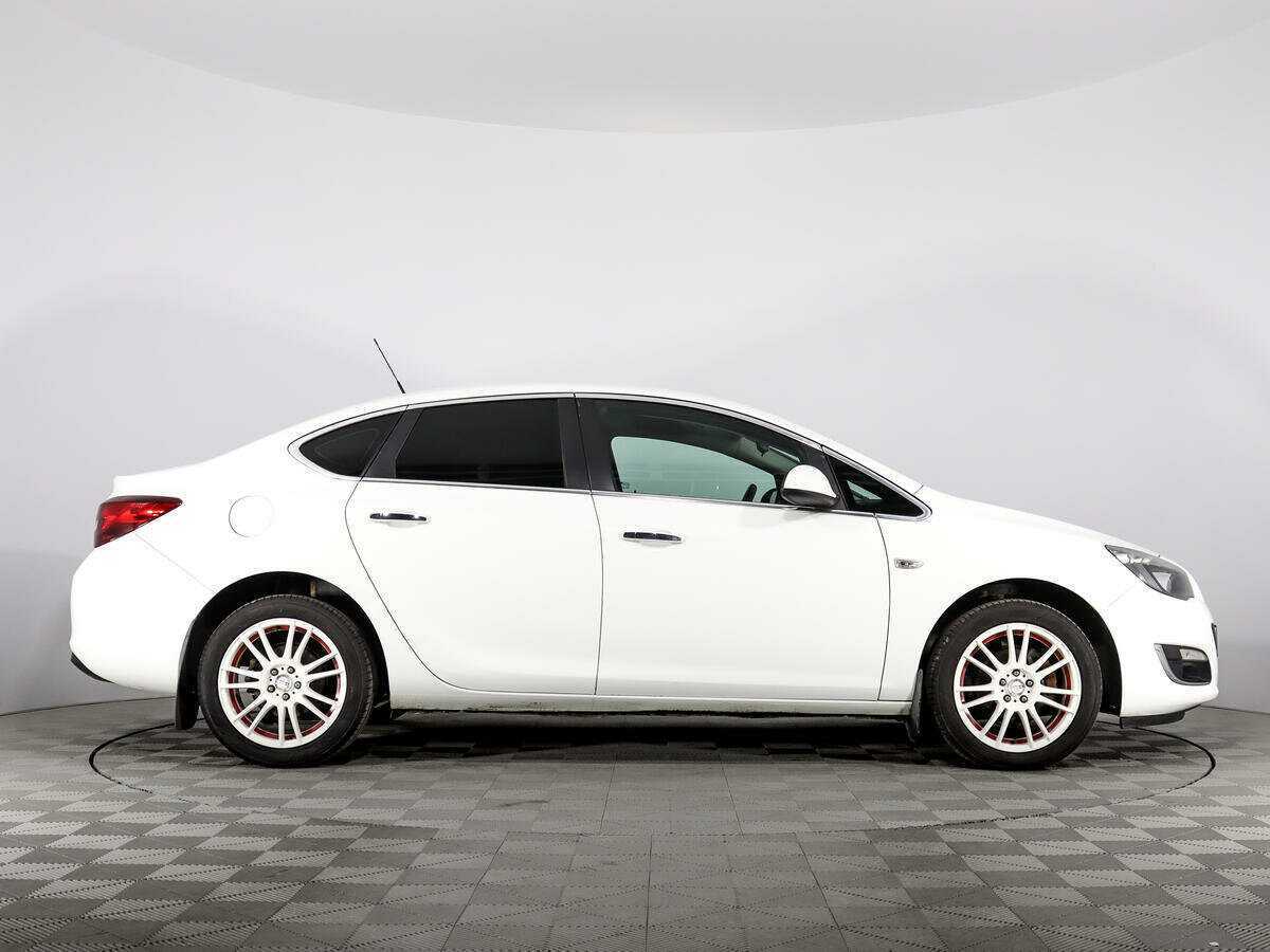 Opel Astra, 2013 - Фото №3