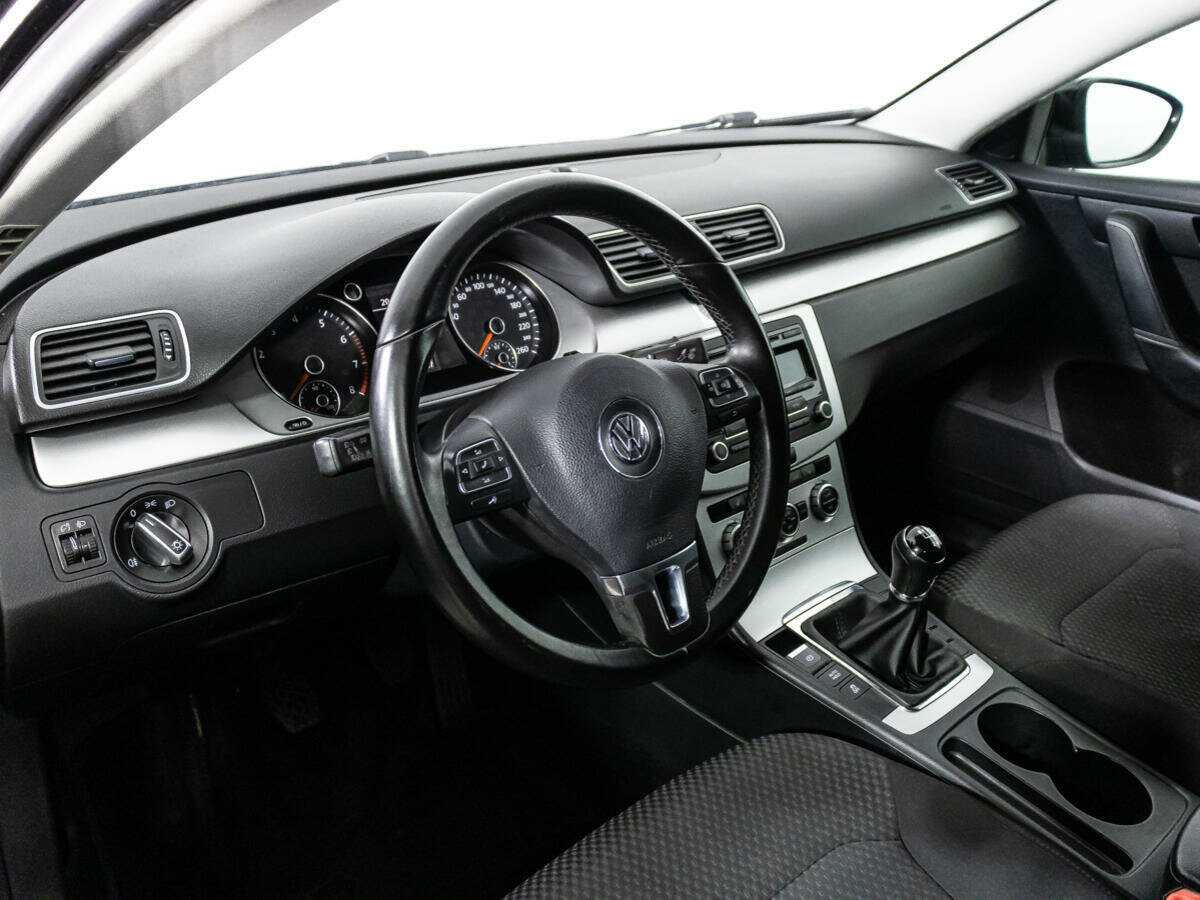 Volkswagen Passat, 2013 - Фото №10