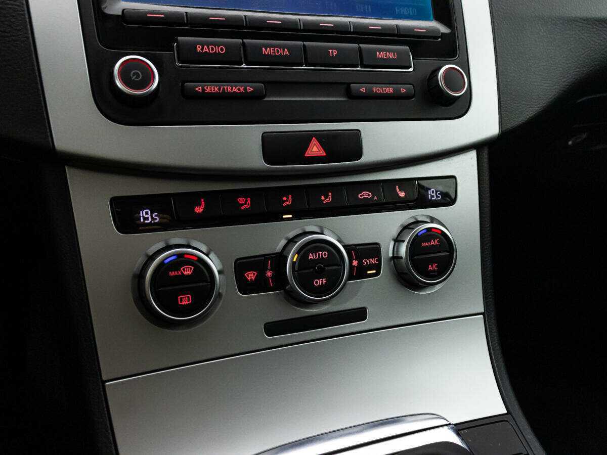 Volkswagen Passat, 2013 - Фото №15