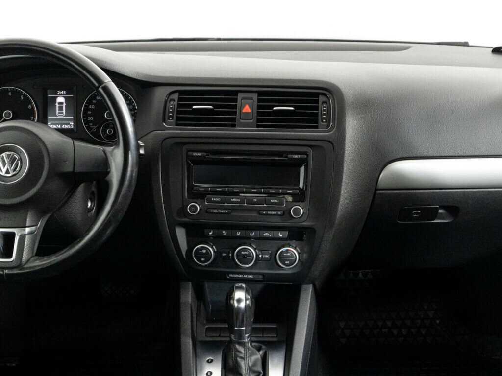 Volkswagen Jetta, 2012 - Фото №13