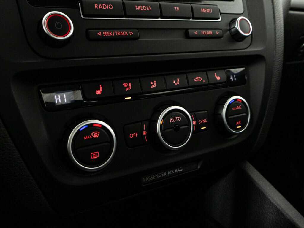 Volkswagen Jetta, 2012 - Фото №14