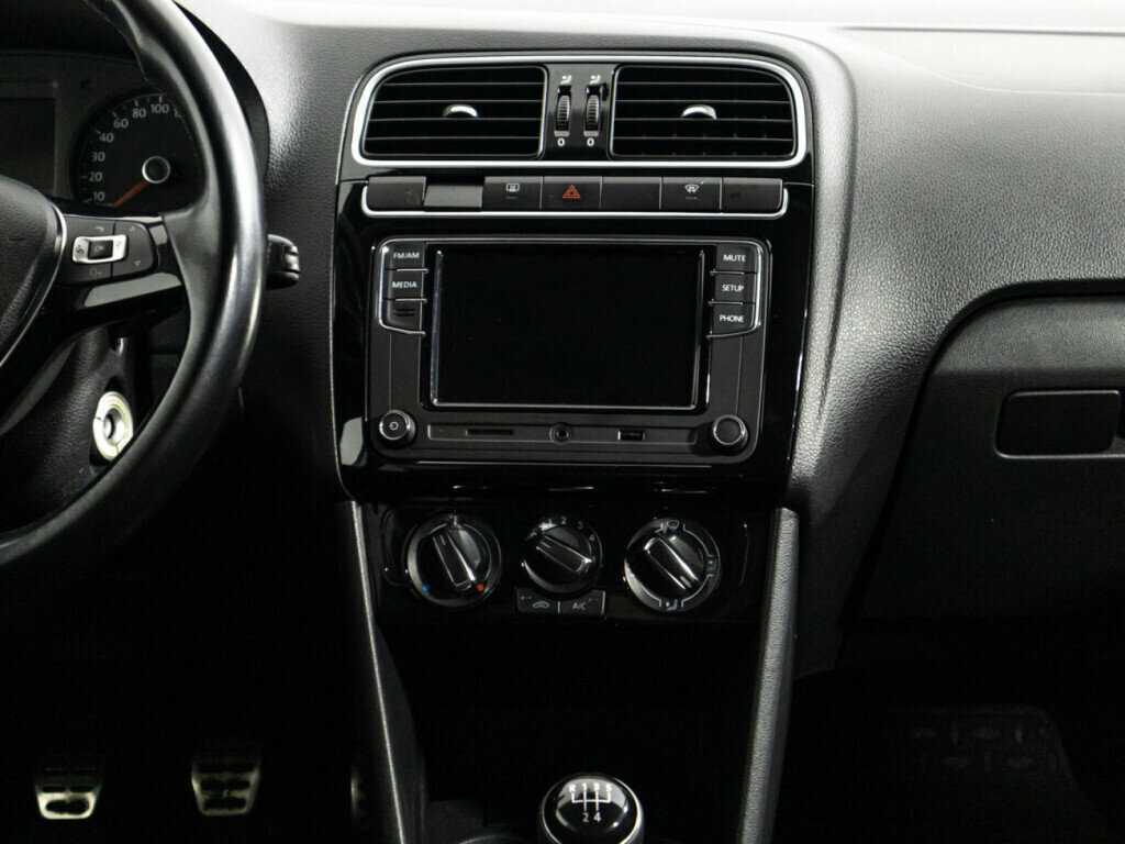 Volkswagen Polo, 2015 - Фото №13