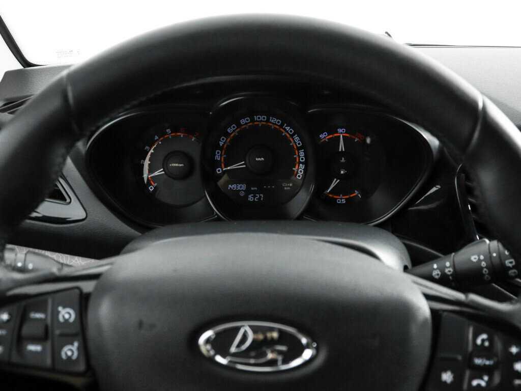 Lada (ВАЗ) Vesta SW, 2018 - Фото №12