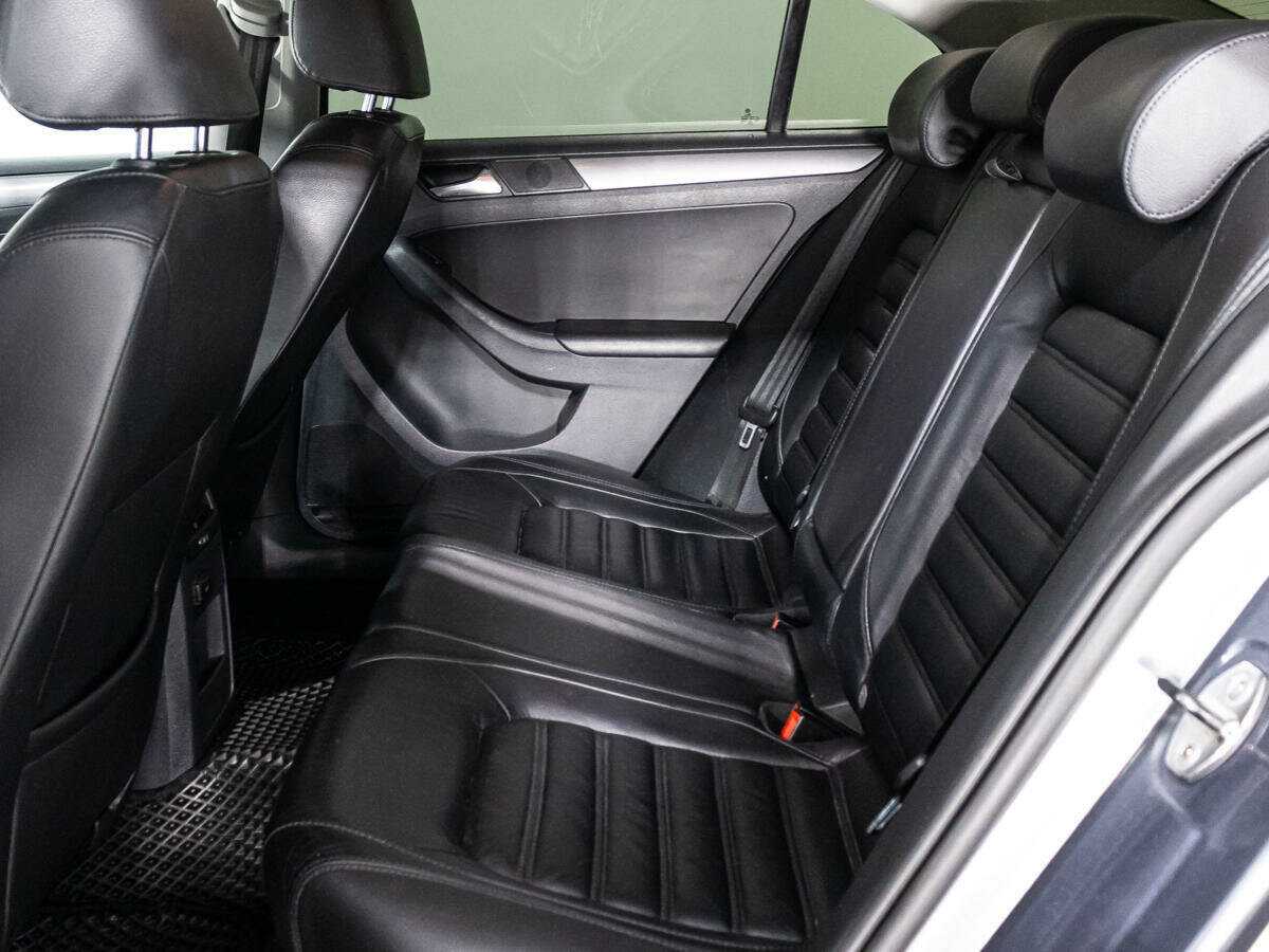 Volkswagen Jetta, 2012 - Фото №9