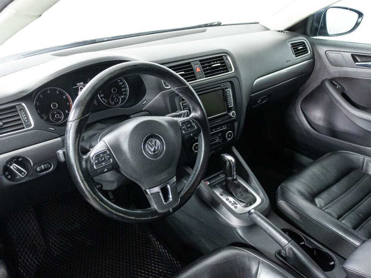 Volkswagen Jetta, 2012 - Фото №10