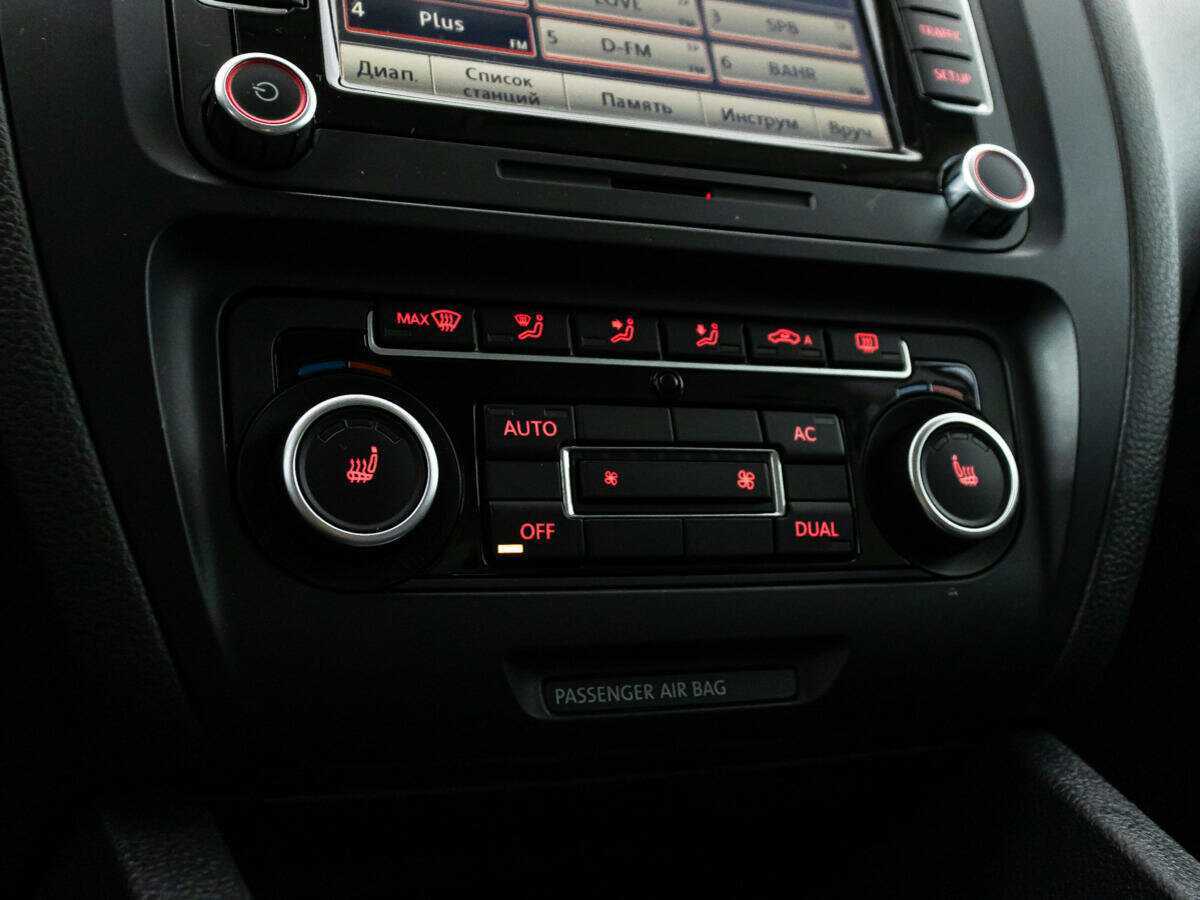 Volkswagen Jetta, 2012 - Фото №15