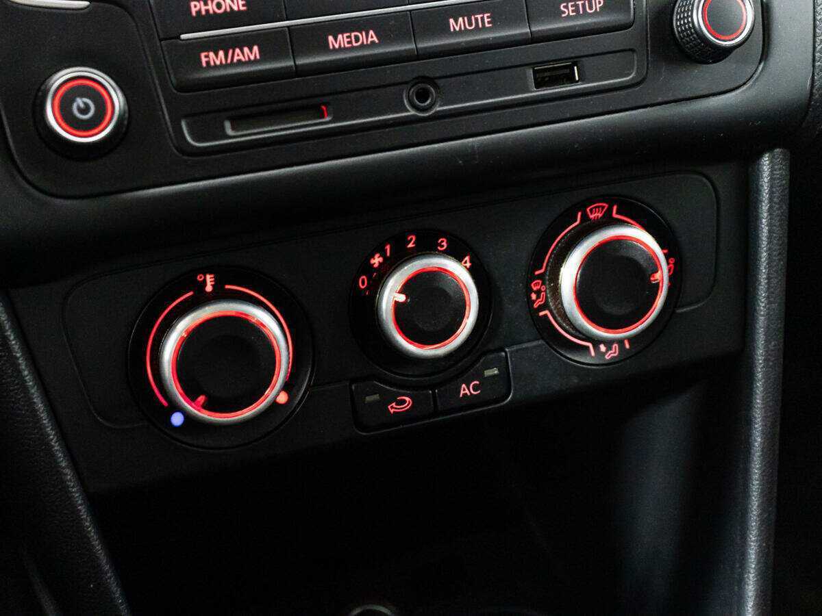 Volkswagen Polo, 2014 - Фото №14