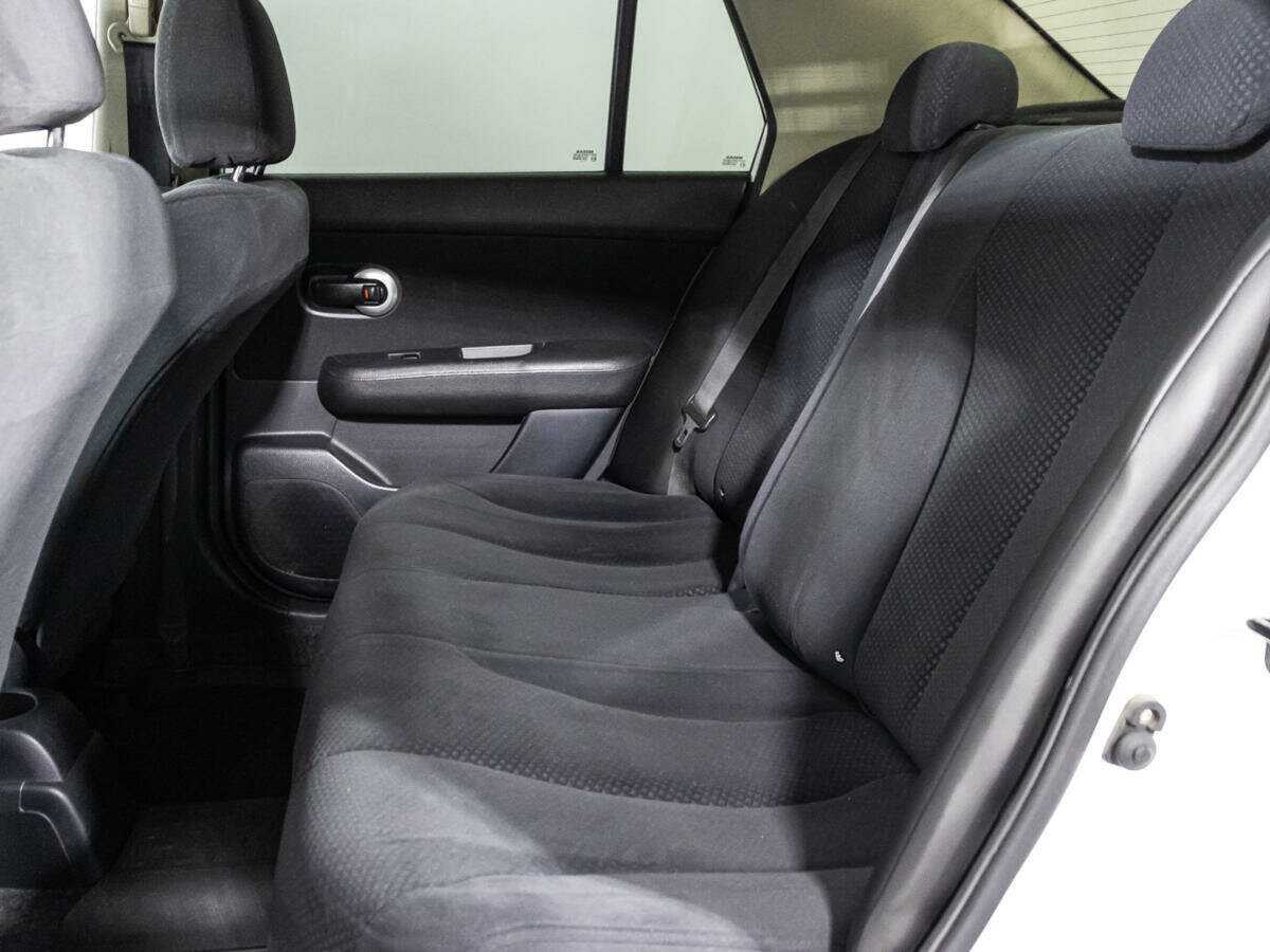 Nissan Tiida, 2013 - Фото №9