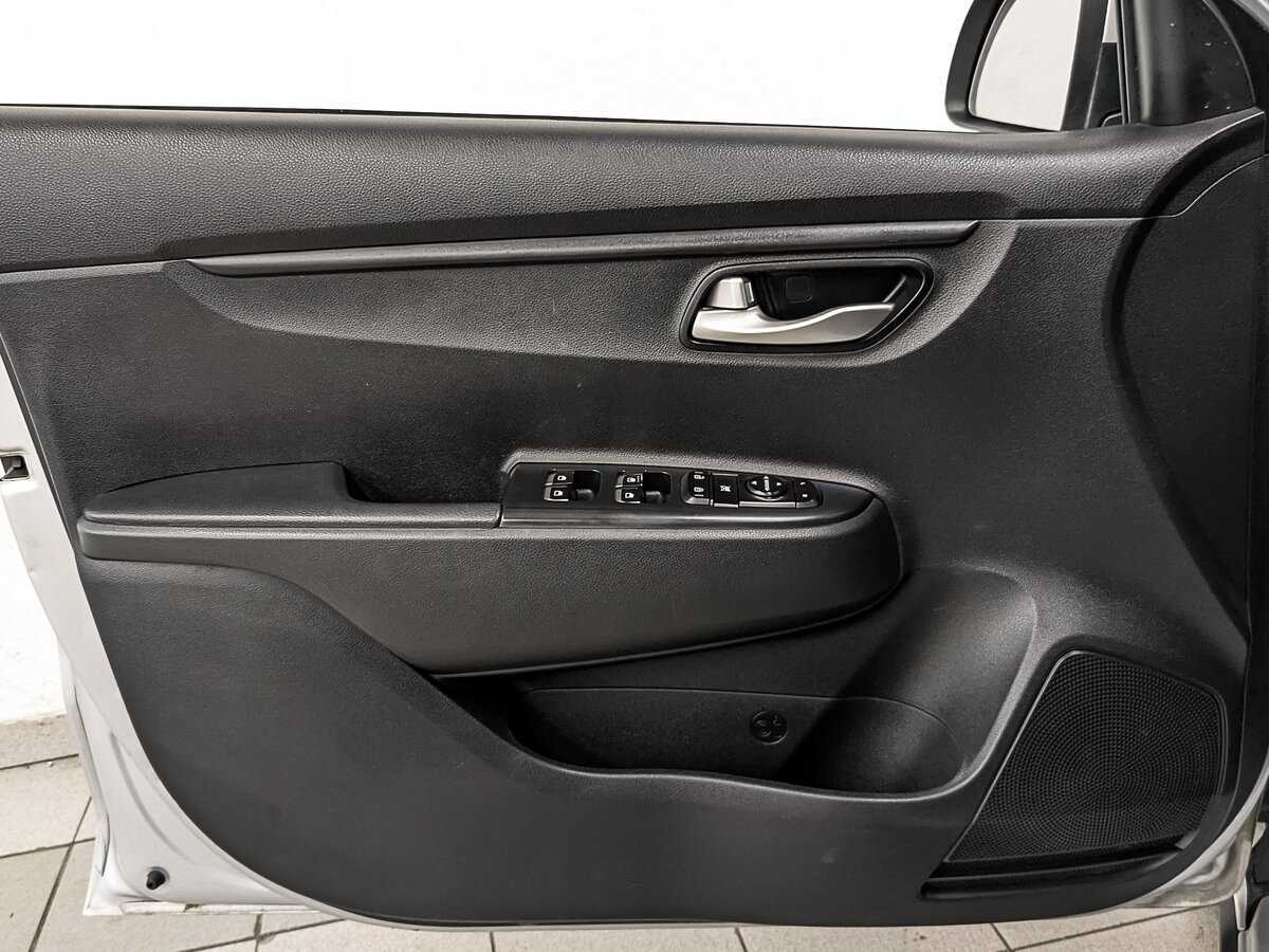 Kia Rio X-Line, 2020 - Фото №18