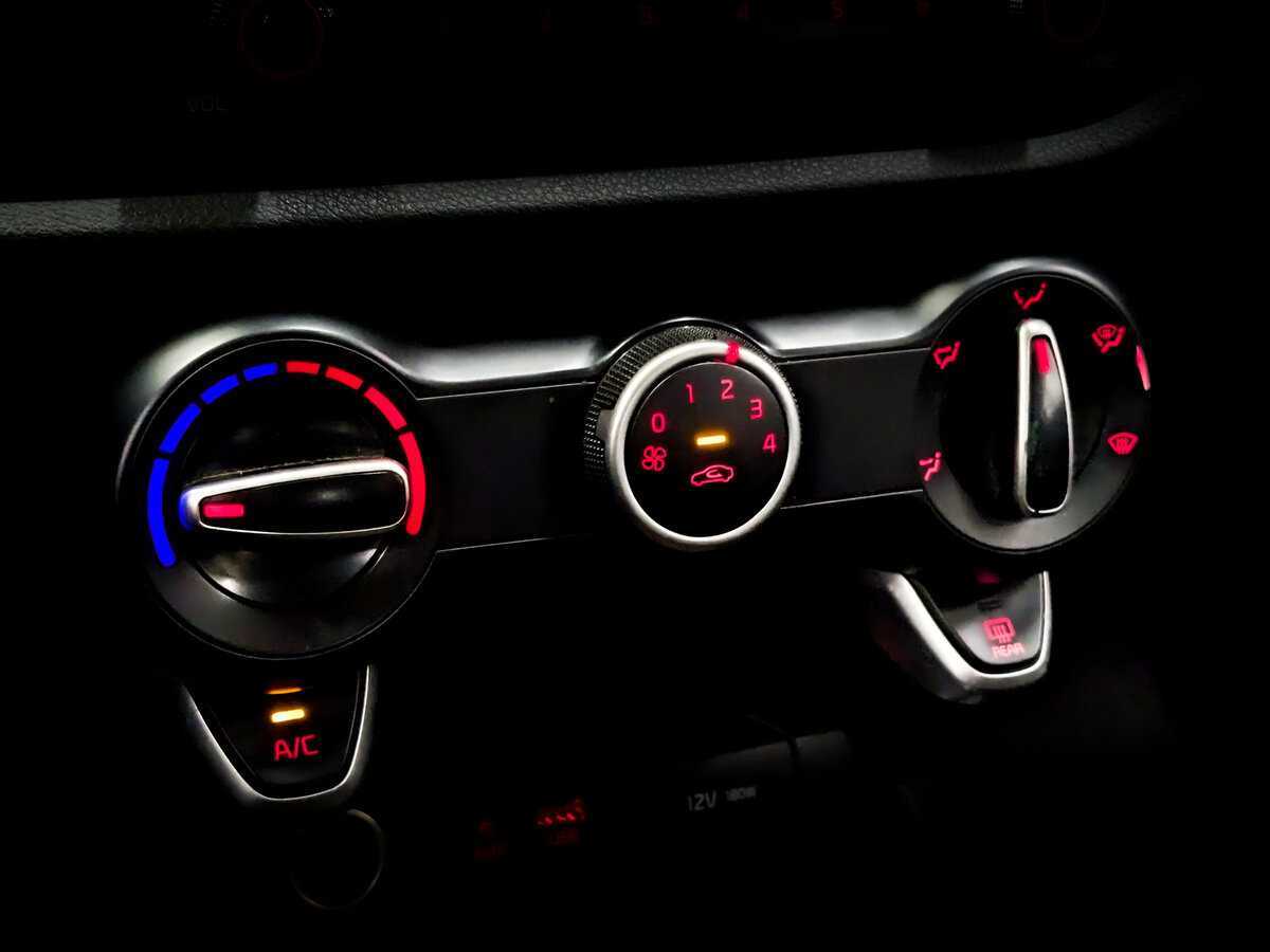 Kia Rio X-Line, 2020 - Фото №24