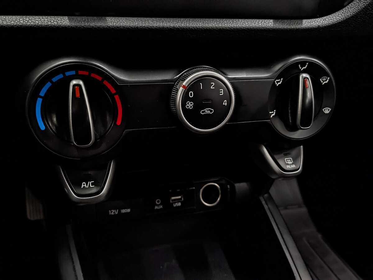 Kia Rio X-Line, 2020 - Фото №17