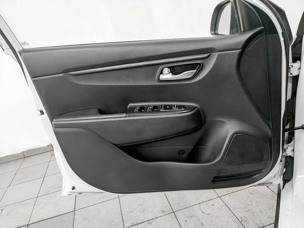 Kia Rio X-Line, 2020 - Фото №18