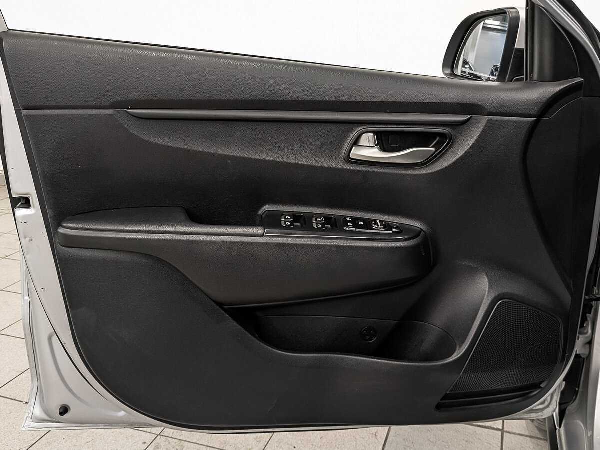 Kia Rio X-Line, 2020 - Фото №17