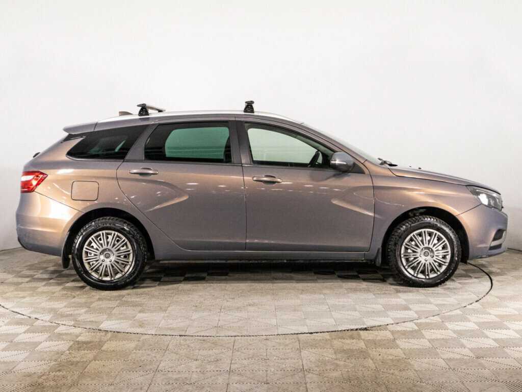 Lada (ВАЗ) Vesta SW, 2018 - Фото №3