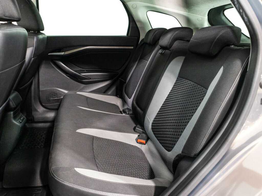 Lada (ВАЗ) Vesta SW, 2018 - Фото №9