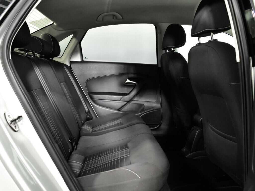 Volkswagen Polo, 2015 - Фото №9