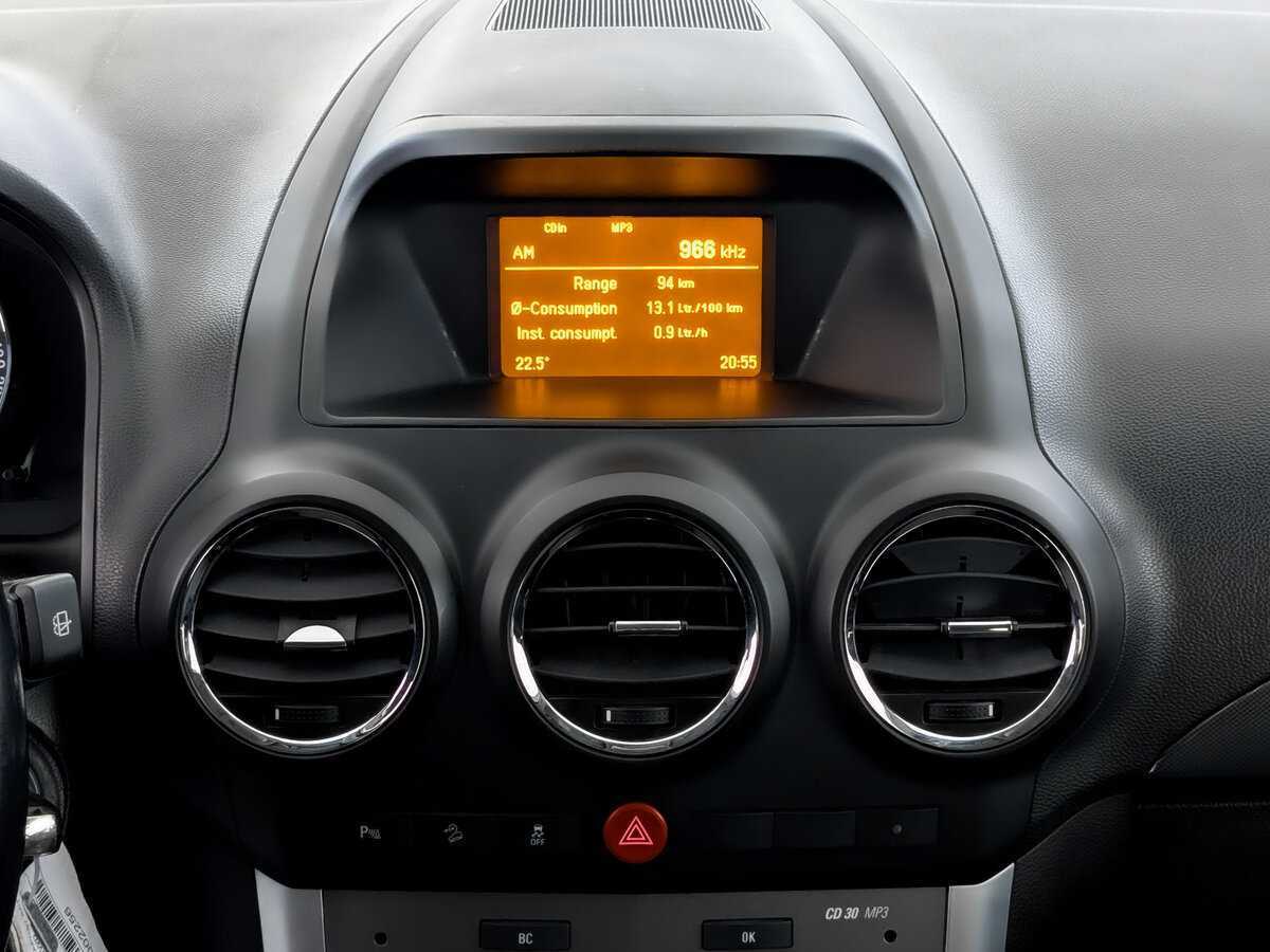 Opel Antara, 2012 - Фото №14