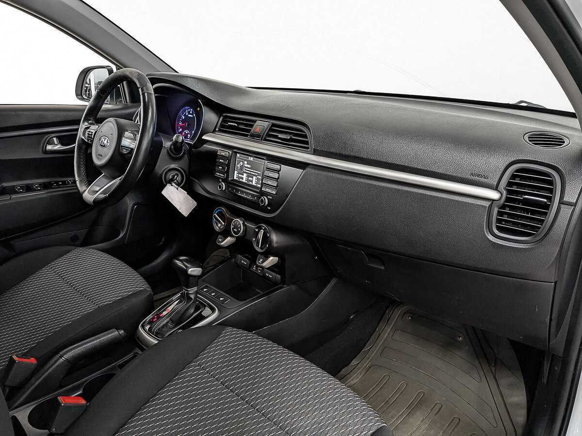 Kia Rio X-Line, 2020 - Фото №11