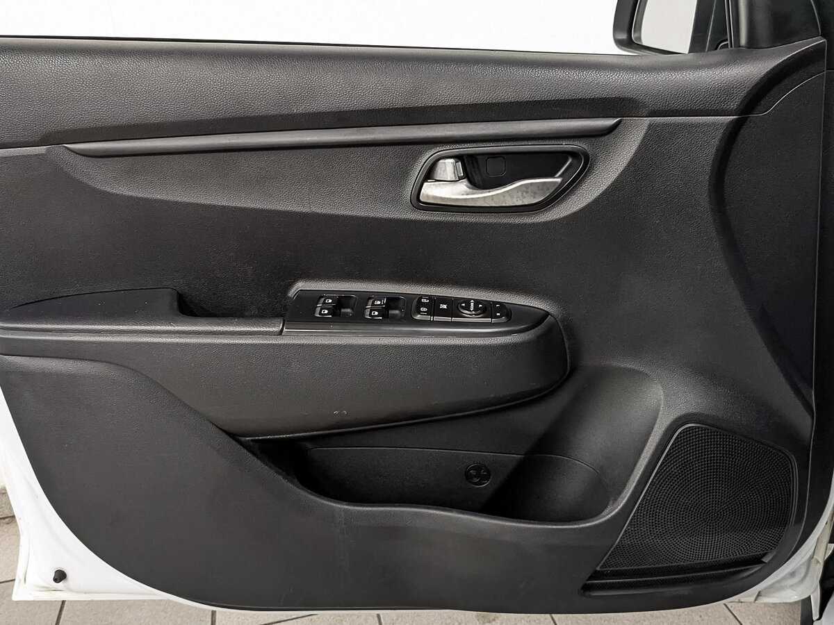 Kia Rio X-Line, 2020 - Фото №17