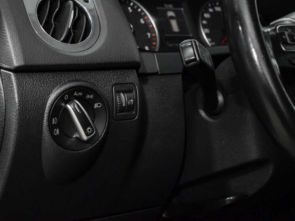 Volkswagen Tiguan, 2012 - Фото №9