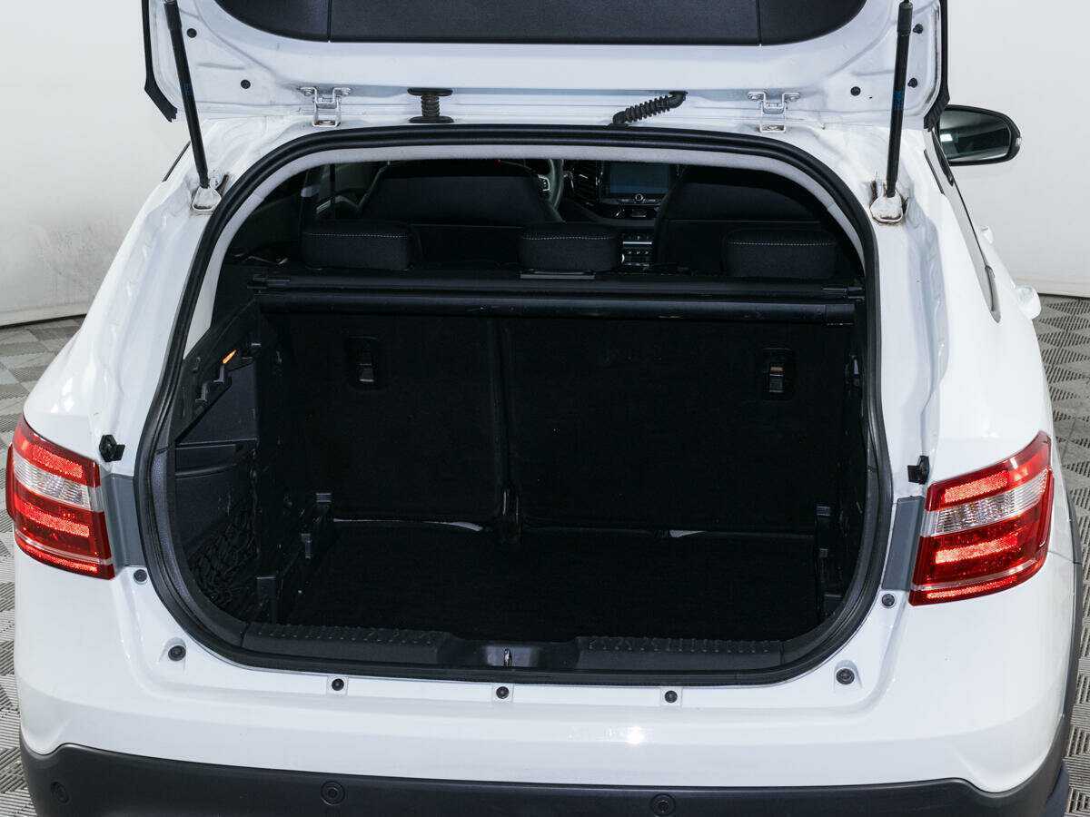 Lada (ВАЗ) Vesta SW, 2018 - Фото №6