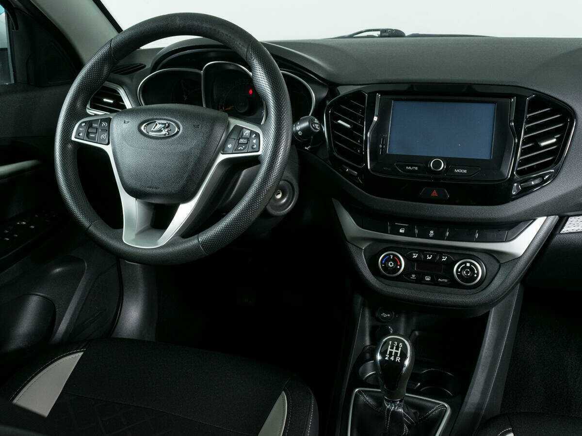 Lada (ВАЗ) Vesta SW, 2018 - Фото №9