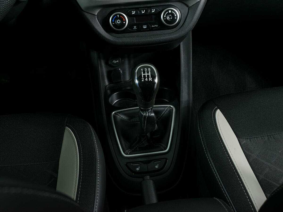 Lada (ВАЗ) Vesta SW, 2018 - Фото №13