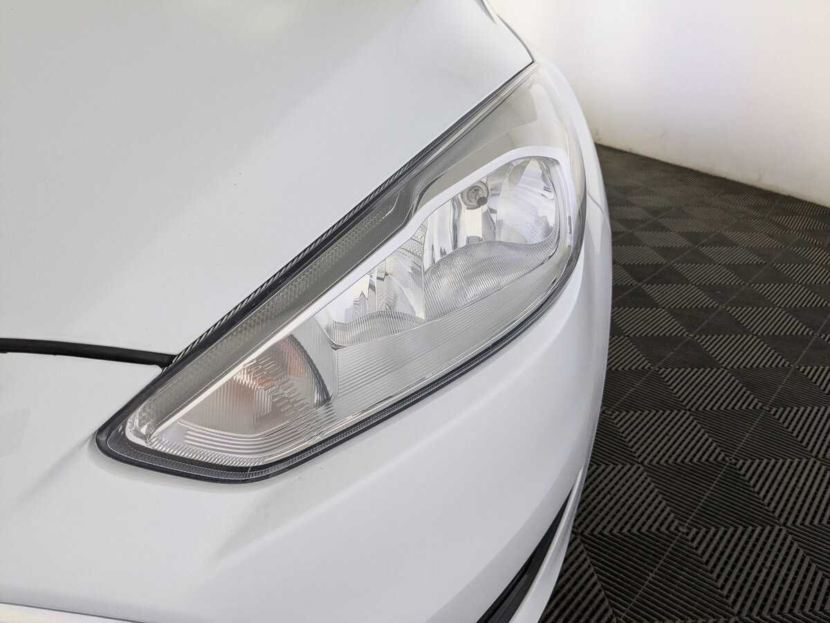 Ford Focus, 2019 - Фото №9