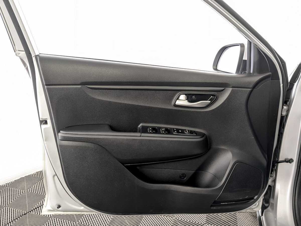 Kia Rio X-Line, 2020 - Фото №17