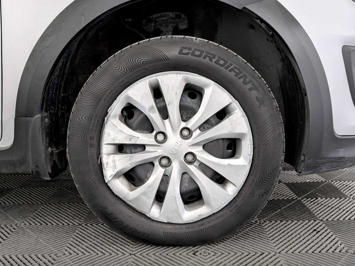 Kia Rio X-Line, 2020 - Фото №17