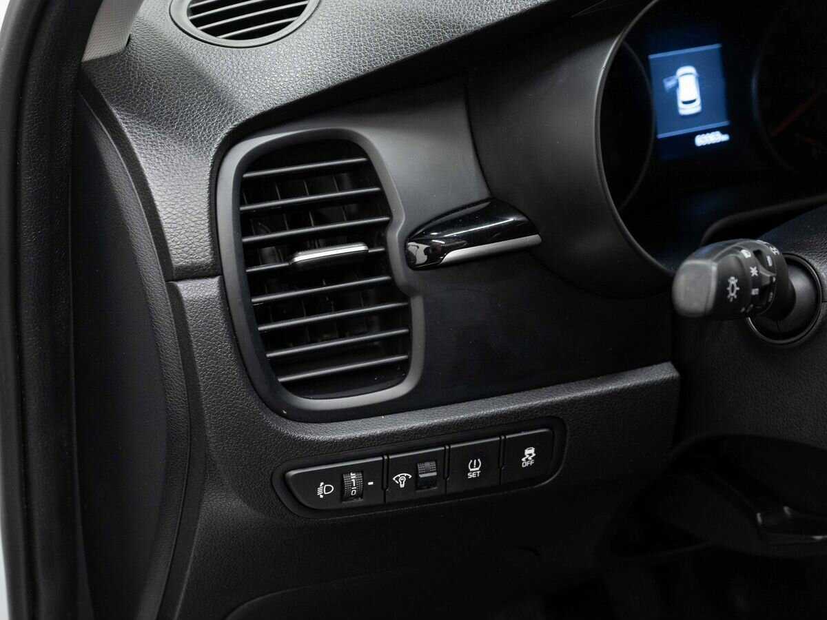 Kia Rio X-Line, 2020 - Фото №20