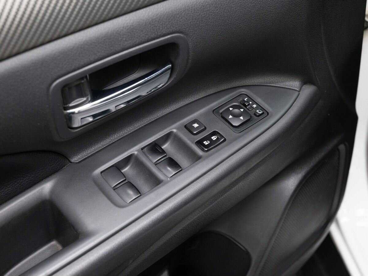 Mitsubishi Outlander, 2012 - Фото №17