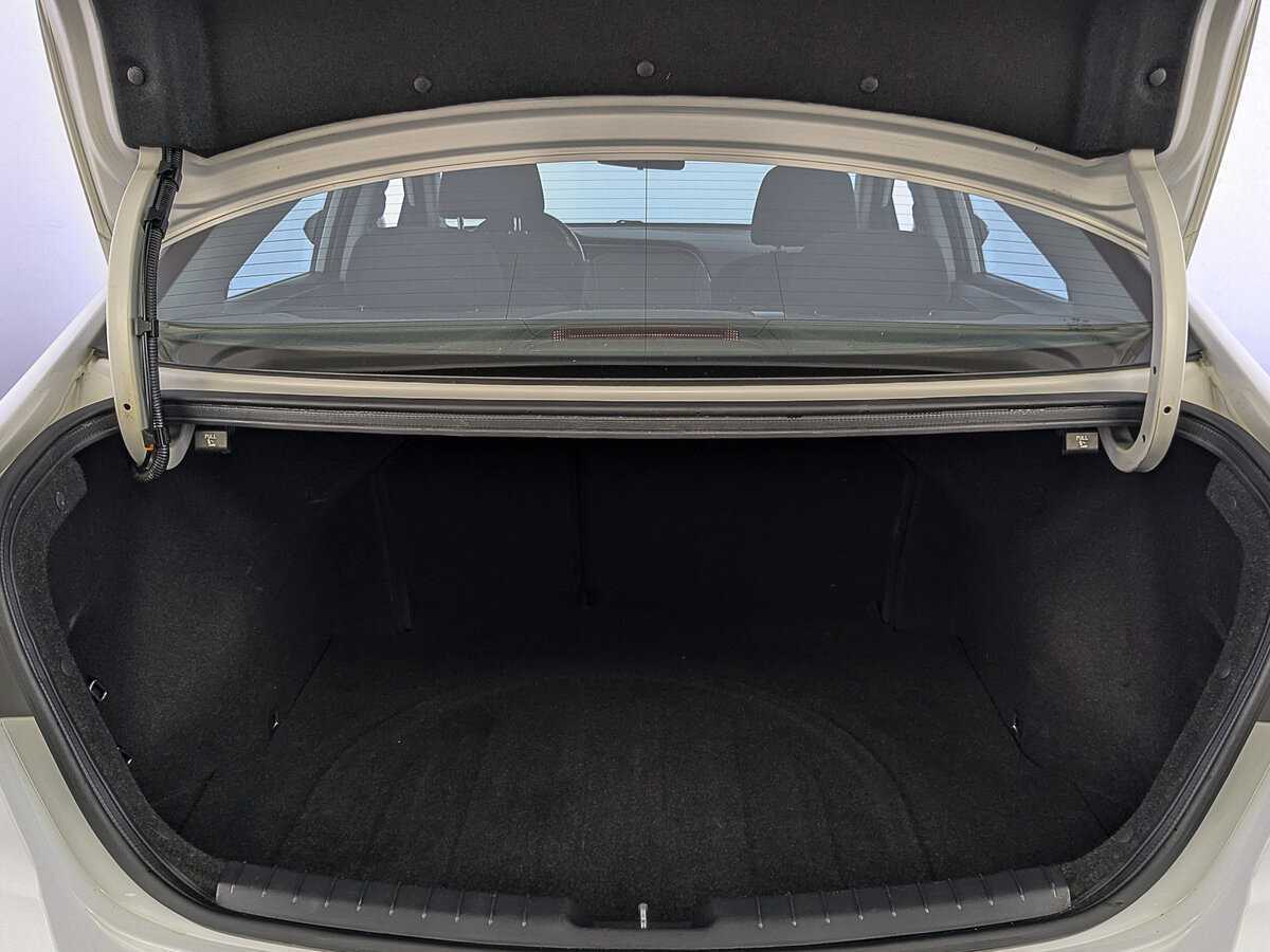 Hyundai Elantra, 2018 - Фото №9