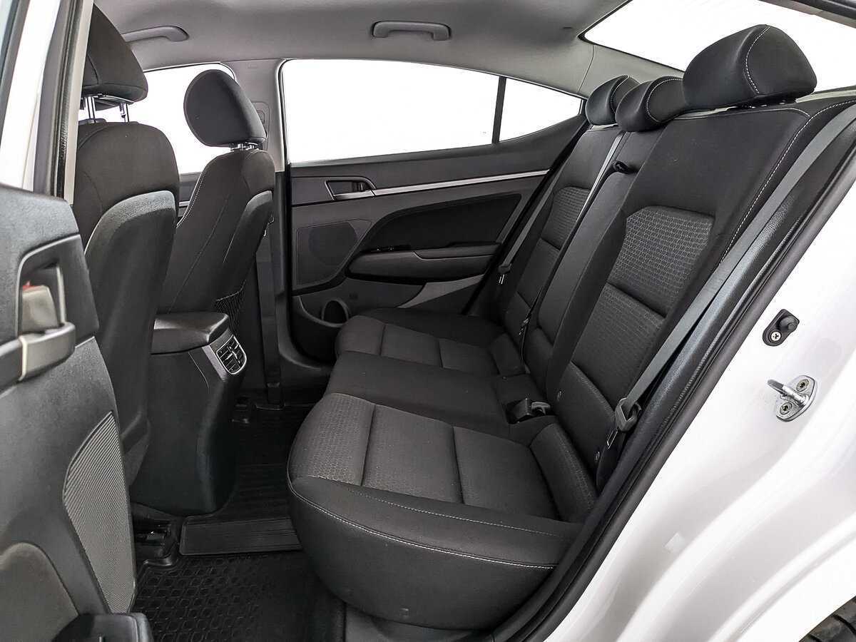 Hyundai Elantra, 2018 - Фото №16