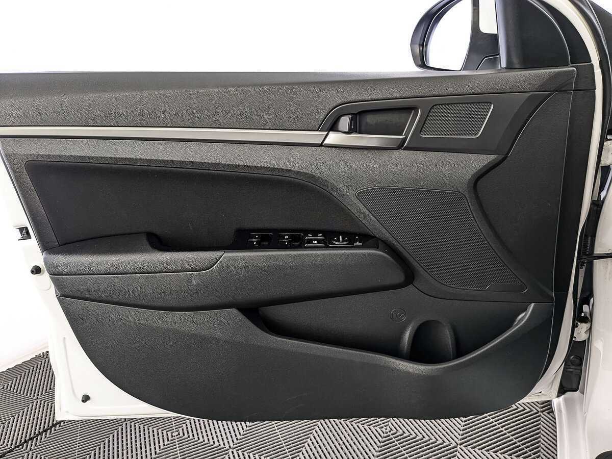 Hyundai Elantra, 2018 - Фото №17