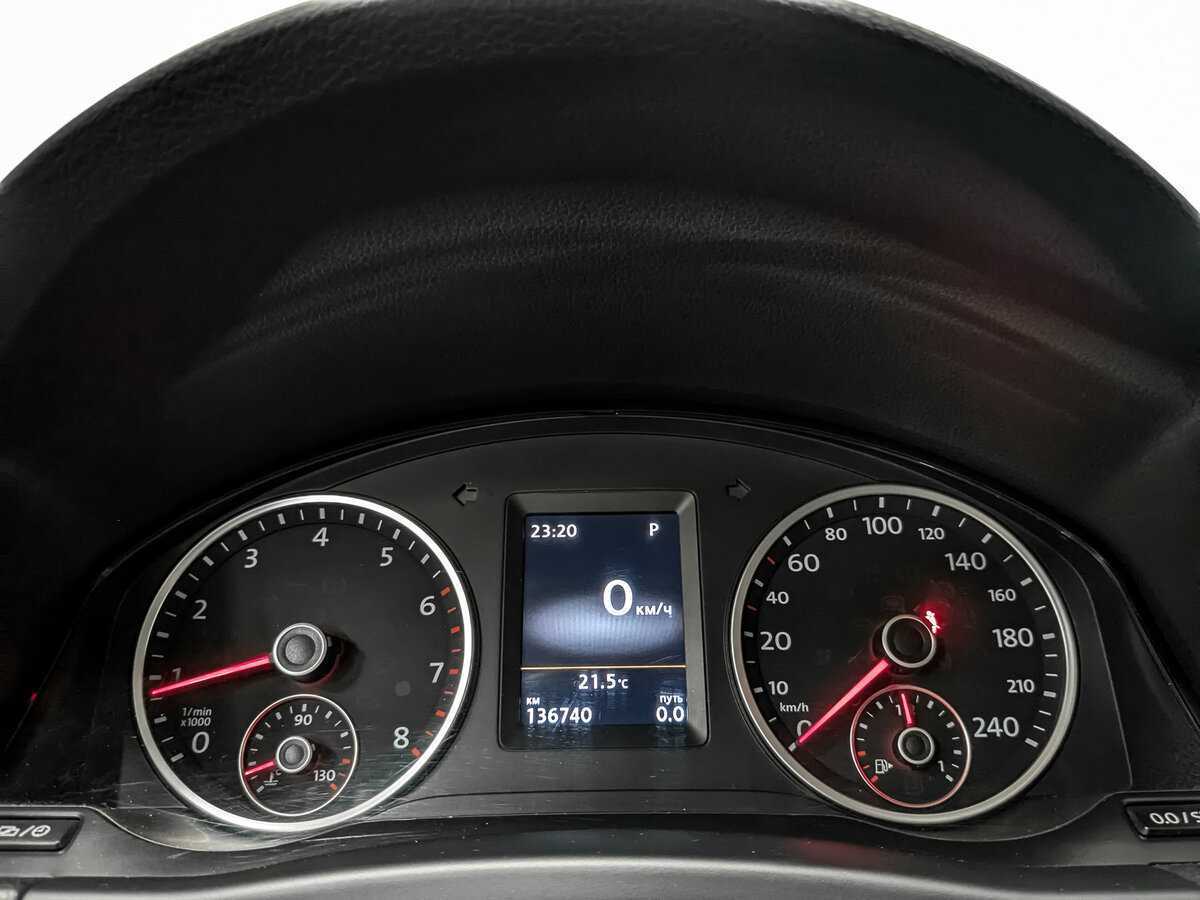 Volkswagen Tiguan, 2015 - Фото №15