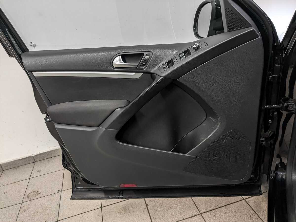 Volkswagen Tiguan, 2015 - Фото №18