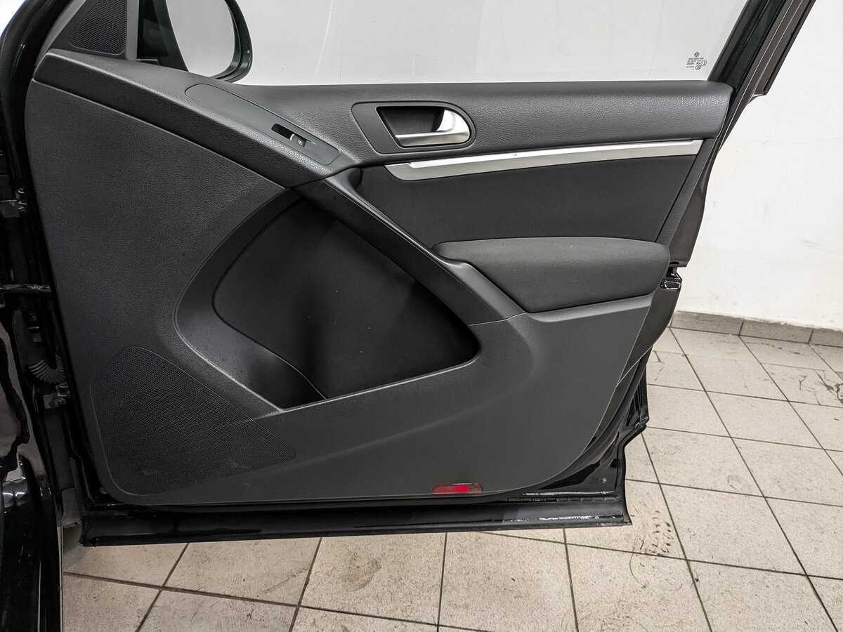 Volkswagen Tiguan, 2015 - Фото №23