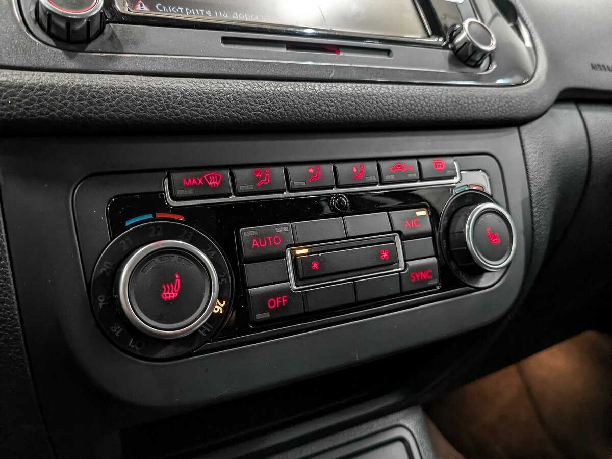 Volkswagen Tiguan, 2015 - Фото №25