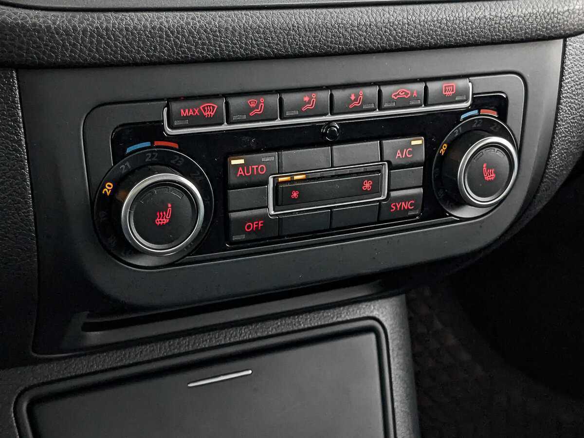 Volkswagen Tiguan, 2015 - Фото №24