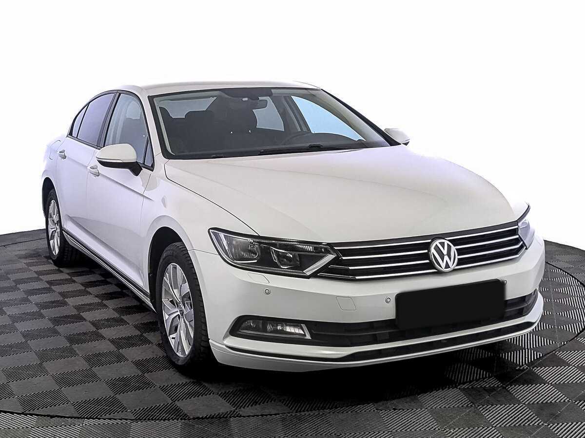 Volkswagen Passat, 2017 - Фото №2