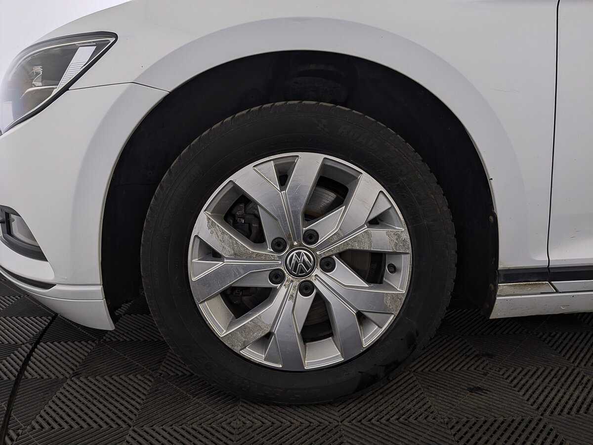 Volkswagen Passat, 2017 - Фото №11
