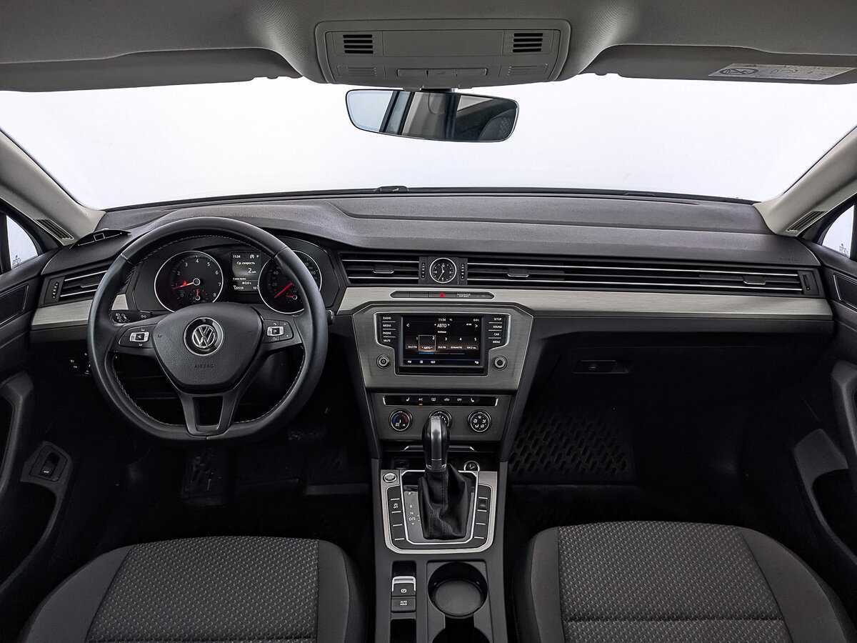 Volkswagen Passat, 2017 - Фото №13