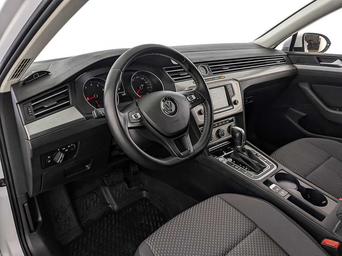 Volkswagen Passat, 2017 - Фото №14