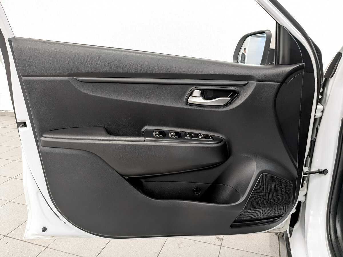 Kia Rio X-Line, 2020 - Фото №17