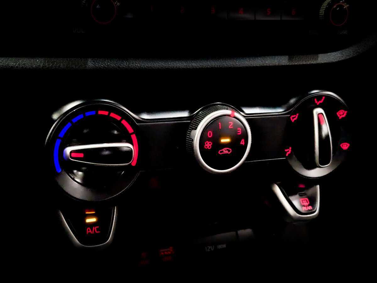 Kia Rio X-Line, 2020 - Фото №22