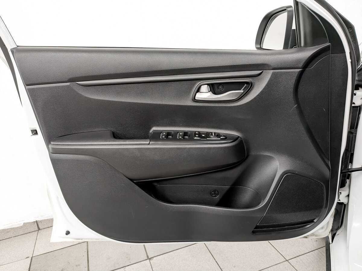 Kia Rio X-Line, 2020 - Фото №17