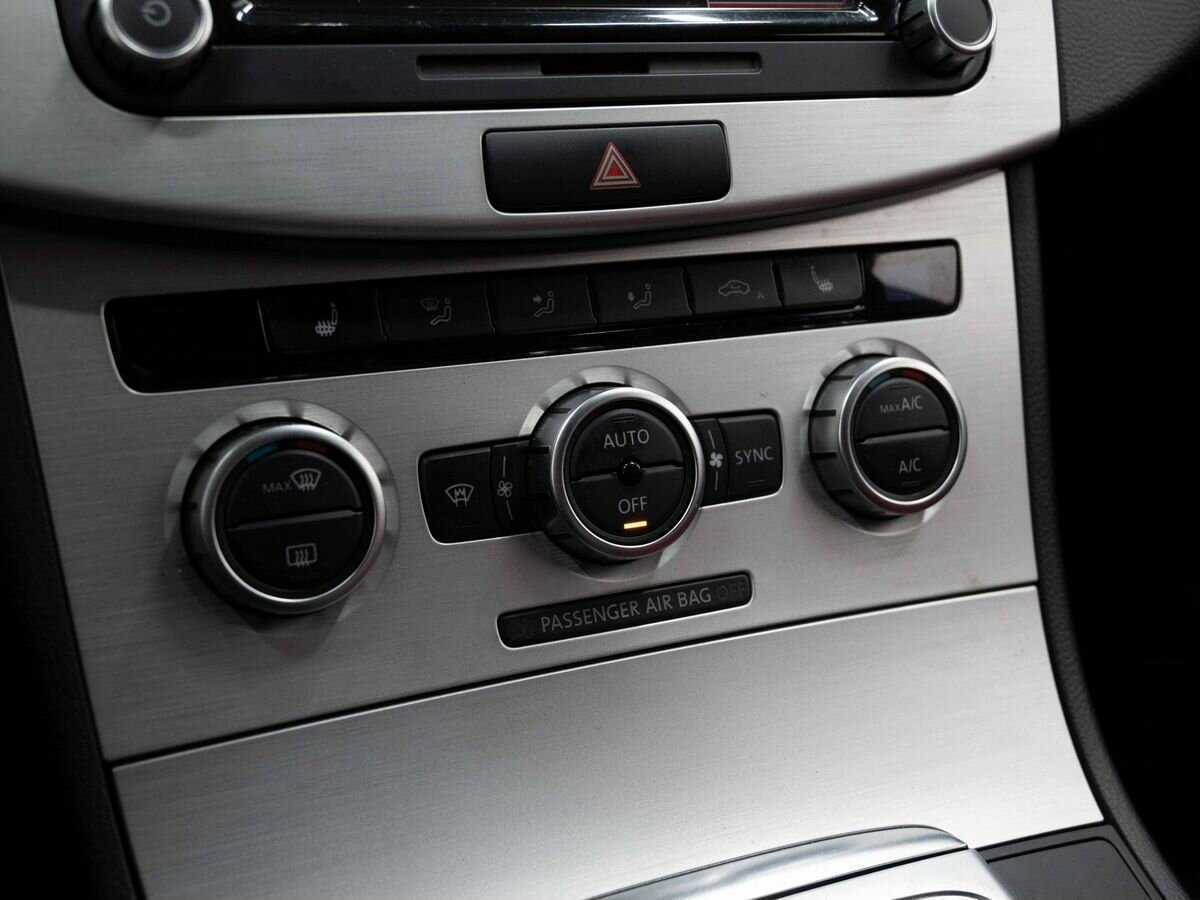 Volkswagen Passat CC, 2014 - Фото №21