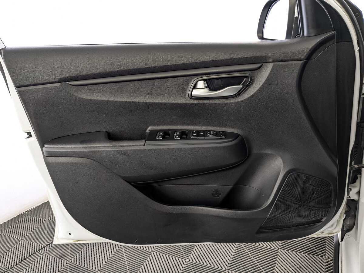 Kia Rio X-Line, 2019 - Фото №18